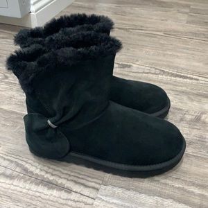 New UGG Black Classic Mini Twist Boots
